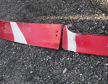 24751 Спойлер кабины задний петля 3817930231 Mercedes 1831 Мерседес