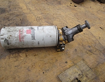 24858 Насос подкачки кронштейн топливного фильтра  CAT15  3406E Freightliner FLA FLB фредлайнер