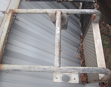 25022  Лестница ступеньки сзади кабины Mercedes Actros