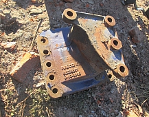 25309  8132993 RY кронштейн ГУРа Iveco Eurotech ивеко