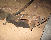 25636 кронштейн торсиона кабины левый вольво F16 1611037