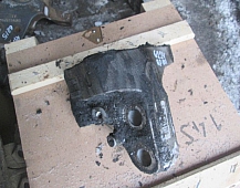 26224  Рено Премиум DXI11 восток 3 кронштейн подвески двигателя задний 7421176291