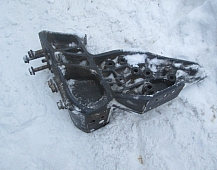 26010 Рено Премиум DXI11 восток 3 кронштейн торсиона кабины левый 5010532958  5010532967