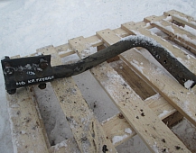 26136 мерседес актрос кронштейн глушителя