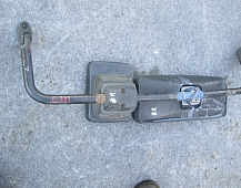 26711 Мерседес Актрос стойка зеркала правого 0018104514