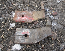26608   A1012142001  кронштейн переднего амортизатора нижний правый Freightliner FLA FLB фредлайнер CAT3406
