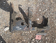 27314  Кронштейн подножки крыла  левый сзади  81418905119  MAN F2000 TGA D2866LF28