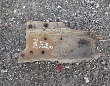 27402 Mercedes 2219L 6x2 385.528 кронштейн амортизатора правый 6173200078