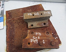 27496 Mercedes 2219L 6x2 кронштейн 3075040112