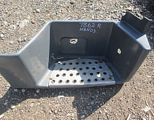 27862  Корпус подножка кабины нижняя правая 81615100802 81615105187 MAN TGA 2003
