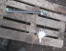 28264 стеклоподъёмник левый 5801324893 504040989 Iveco EuroCargo Trakker Stralis