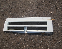 Решётка радиатора нижняя вольво 1608148 1590873 1621181 Volvo F12 рессорная