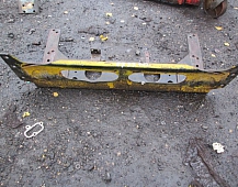 Траверса рамы передняя вольво 1593826 Volvo F12 рессорная