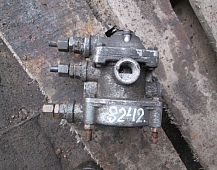 клапан управления тормозами прицепа вольво 100-3522010 Volvo F12 рессорная