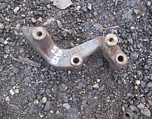 29240  Кронштейн компрессора кондиционера 5010437293 437293А Рено магнум 440 2001