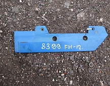 крепление облицовки фары VOLVO FH12 8141289 Вольво ФШ12