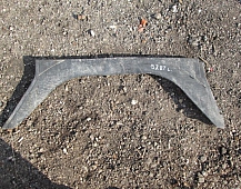 29287  Накладка на крыло над передним колесом левая 5000938484 Рено магнум 440 2001