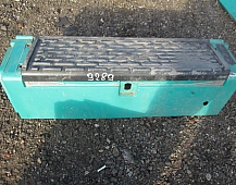 29289  Подножка ступенька верхняя левого ящика 5000938579 5000938580 Рено магнум 440 2001