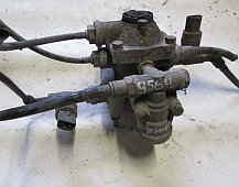 Кран управления тормозами прицепа 0481061209 1708023 ВОЛЬВО ФШ12 FH12 D12A