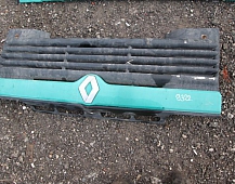 29322  Решетка радиатора 5010227345 5010227346 Рено магнум 440 2001