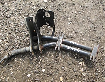 Кронштейн подножки правый нижний ВОЛЬВО 8144548 ФШ12 FH12 D12A