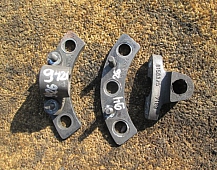 Кронштейн датчика ABS Вольво 8158324 8158325 FH12 D12A