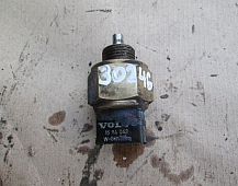 30246 датчик включения заднего хода 1594043 3944080 2798387  2823362  2948077  3015515  3032342 КПП VOLVO SR2000 SRO2000 SR2400