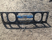 Крепеж решетки радиатора Вольво 1629421 FH12 D12A