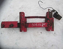 30572  Кронштейн крыла передней оси  правый DAF85CF даф евро2