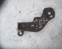 30576 Кронштейн опора переднего амортизатора нижняя правая 1611998 DAF85CF даф евро2