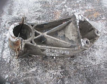 30549  Кронштейн заднего крыла 1371224 1629046 1629045 2050044 DAF85CF даф евро2