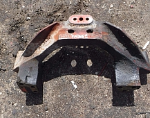 33395 Кронштейн подвески двигателя передний 3682982 3103358 3104016 lКаминс 15 CUMMINS 15 ISX450ST  VOLVO VNL