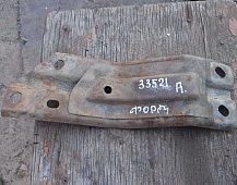 33521 Кронштейн подножки нижний правый 7C46e200M47AC FORD CARGO 1838N 2011