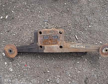 33604 Кронштейн задней пневмоподвески правый лыжа 9C465889BC FORD CARGO 1838N 2011