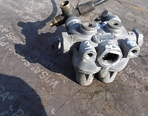 44389 Кран четырех 4х контурный Scania R124 DSC12 1997 1356635