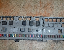 Блок предохранителей Scania R124 DSC12