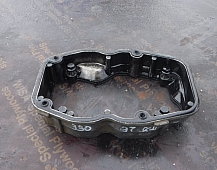 Проставка крышки клапанов Scania R124 DSC12