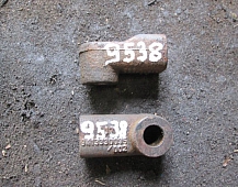 29538 Кронштейн передней траверсы Мерседес актрос MP1 9413330095