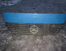 29070 Решетка радиатора капот Меседес Актрос 9417510518 MP1