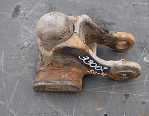 33007 Кронштейн переднего амортизатора нижний скания 1322339 Scania R144 DSC1413