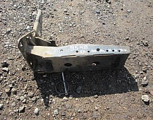 29548 Кронштейн подножки нижний правый Мерседес актрос MP1 9425203033