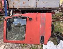 29893 Дверь правая красная Мерседес Бенз Аксор Mercedes Benz Axor 9417200505 самосвал 8x4