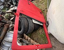 1009 Дверь правая красная Скания Scania 4 1384422