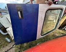 1006 Дверь правая сине-белая Вольво Volvo FH12 3090454