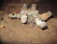 30511 Кран четырехконтурный защитный Кран 4х контурный Volvo F16 TD163