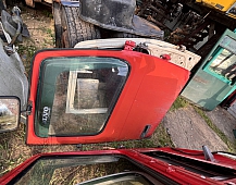 1007 Дверь левая и правая красные КОМПЛЕКТ одна без стекла Вольво Volvo FH12 20360542 20360543