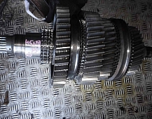 45853 Вал вторичный Игольчатый подшипник  378628 Шестерня вторичного вала 1367794 1116461 Конус синхронизатора 1116477  Кольцо синхронизатора 1756447 Втулка 1529939 Ведущий элемент 1405981 Конус 1116475  Подшипник 1548056  GRS900 КПП SCANIA